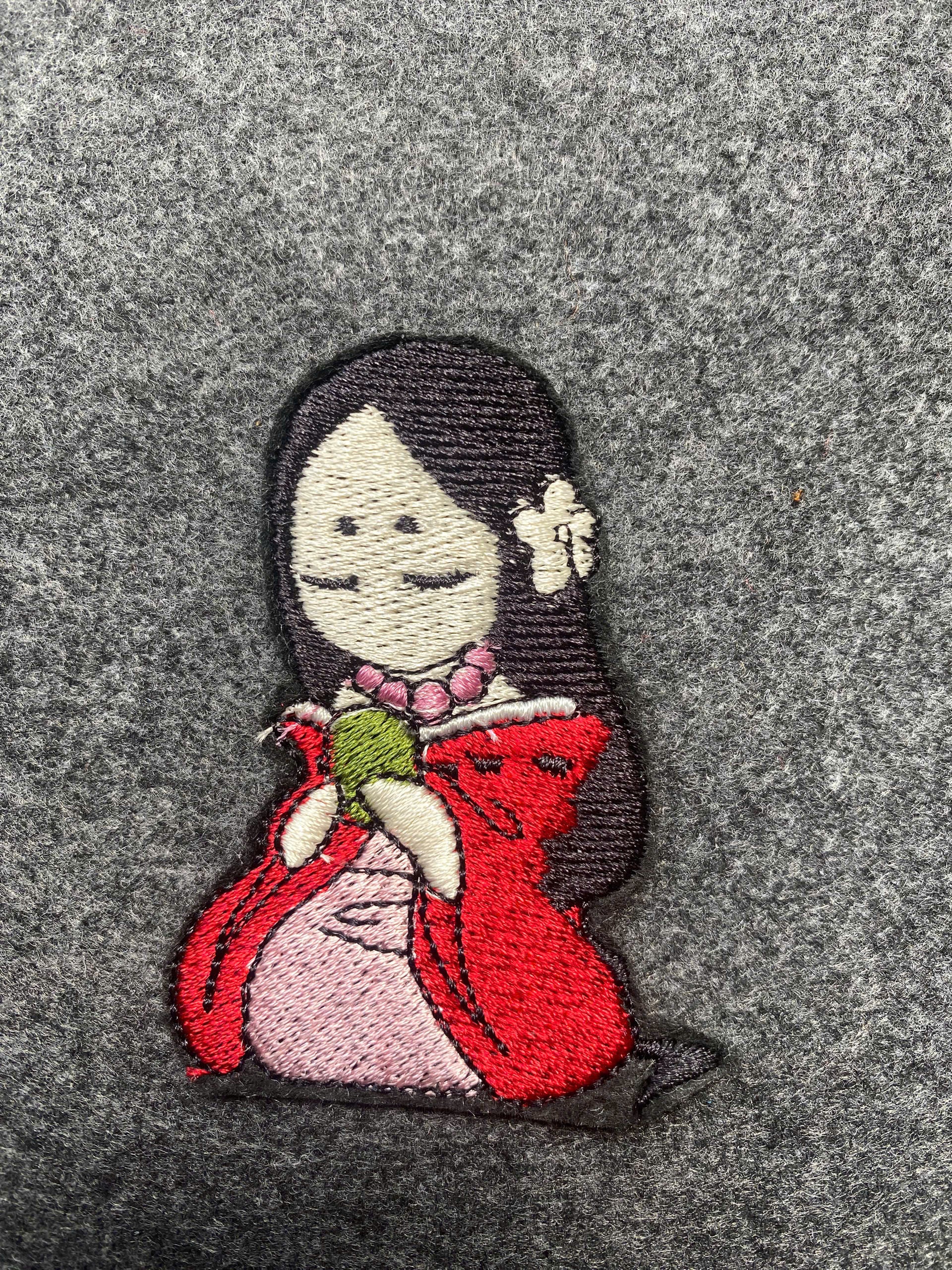 Geisha Doll Patch - iron-on embroidered patch