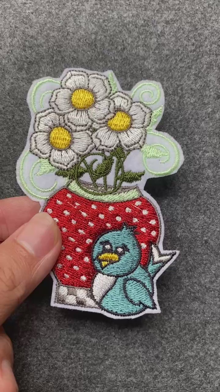 Daisy Vase with Bluebird Patch